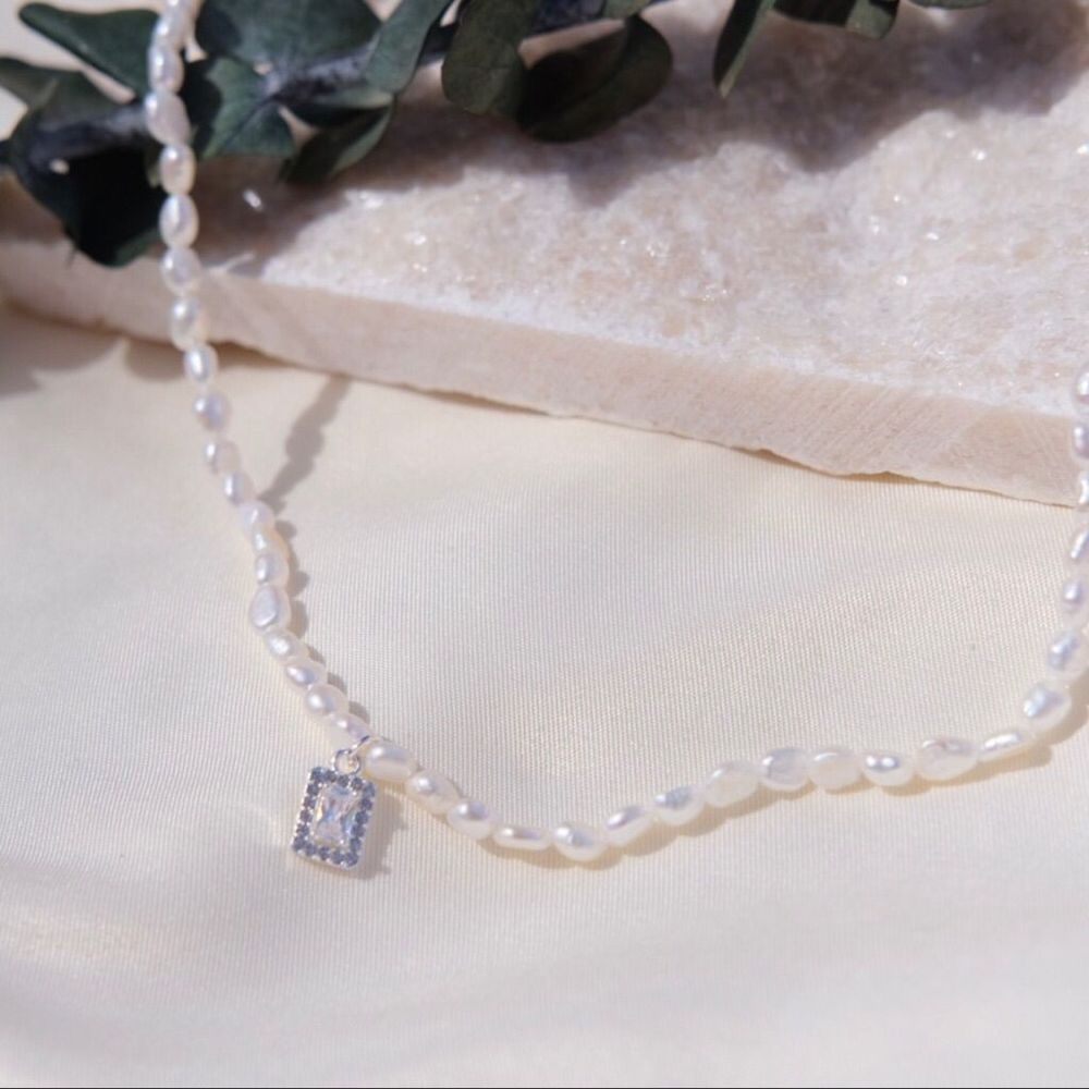 Baroque Pearl Necklace with Emerald Pendant - Picture 8 of 8